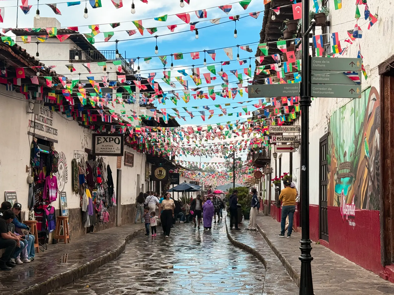 Calle comercial del centro de Mazamitla
